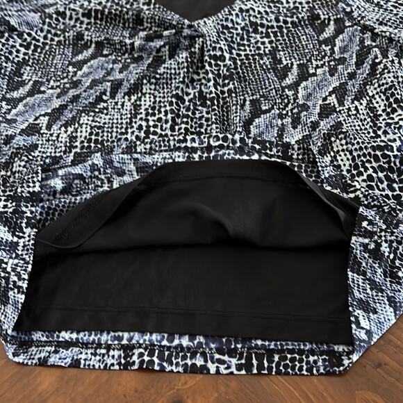 Jones Wear Purple & Black Snakeskin Print Knit Top Blouse Woman Size Medium - Picture 6 of 9